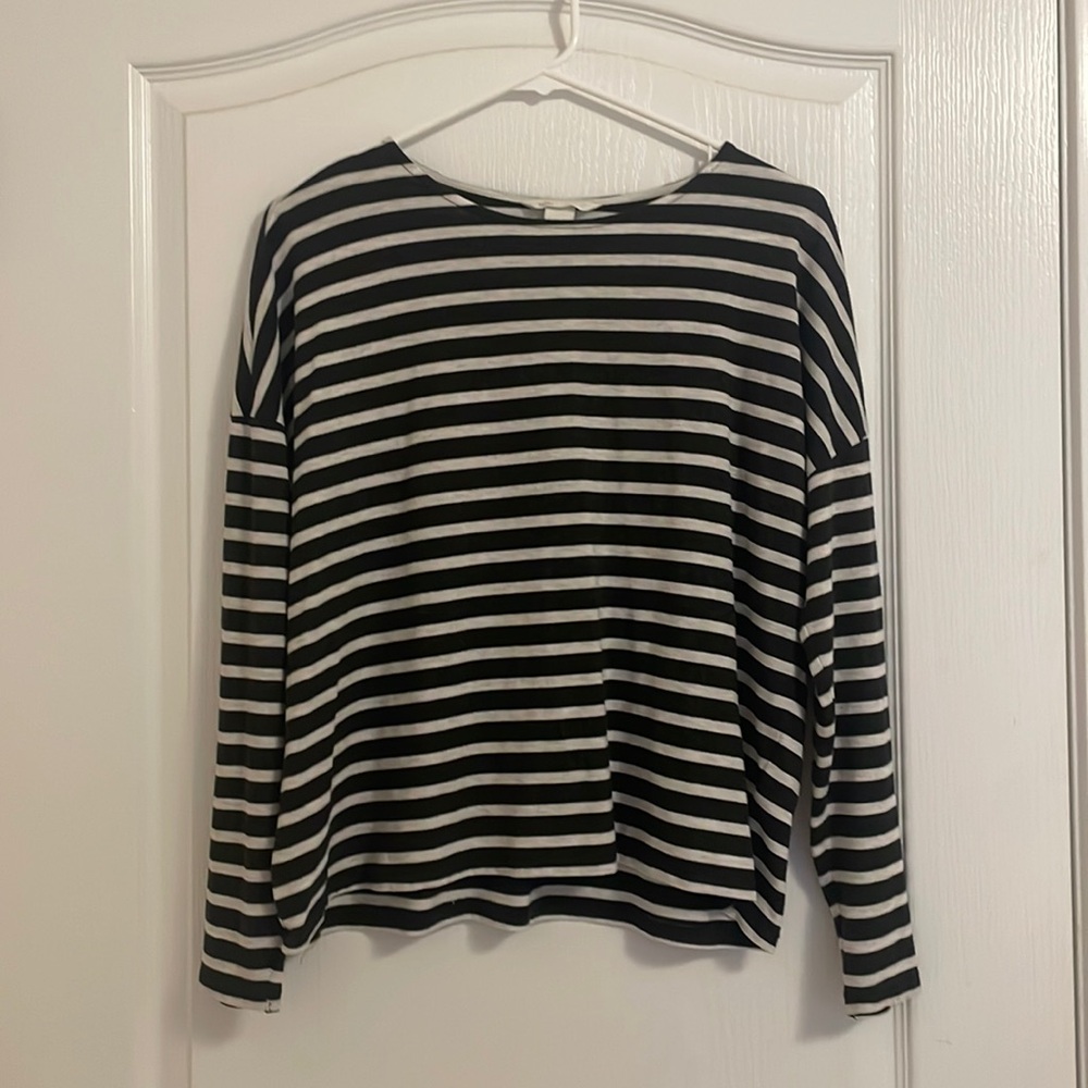 Basic H&M Long Sleeve Shirt, Size M
